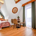 Cicha Woda 300 M Od Goracy Potok I Termy 3*