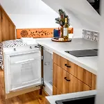 Cicha Woda 300 M Od Goracy Potok I Termy