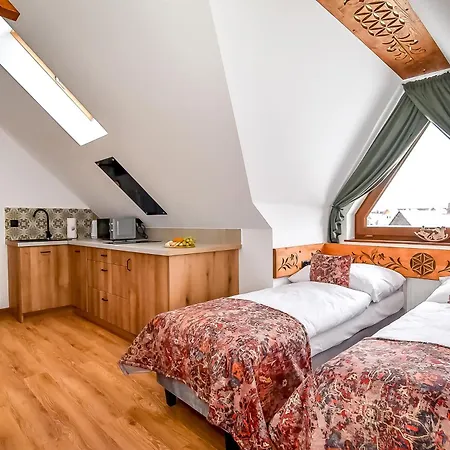 Cicha Woda 300 M Od Goracy Potok I Termy B&B 샤플라리