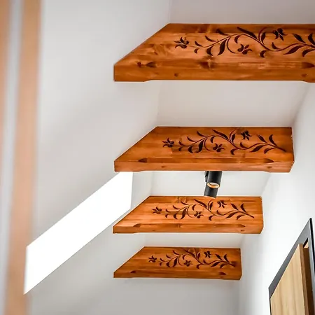 Cicha Woda 300 M Od Goracy Potok I Termy