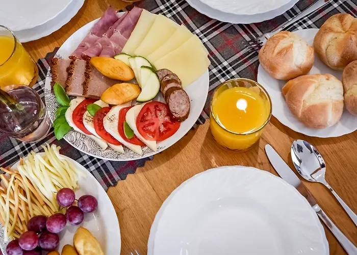 Cicha Woda 300 M Od Gorący Potok I Termy Szaflary