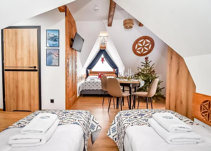 Cicha Woda 300 M Od Gorący Potok I Termy Szaflary